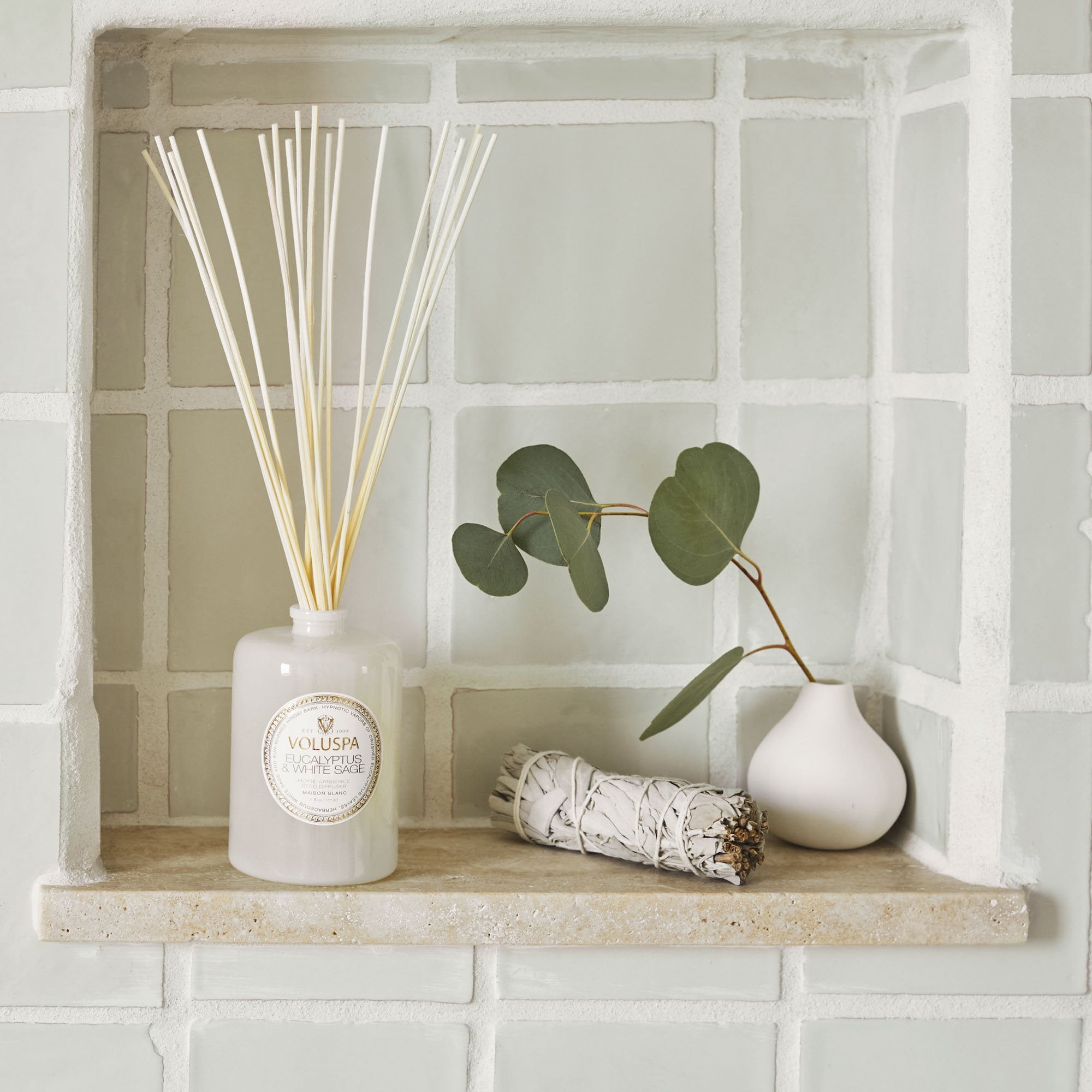 Alternative view of Eucalyptus & White Sage - Reed Diffuser