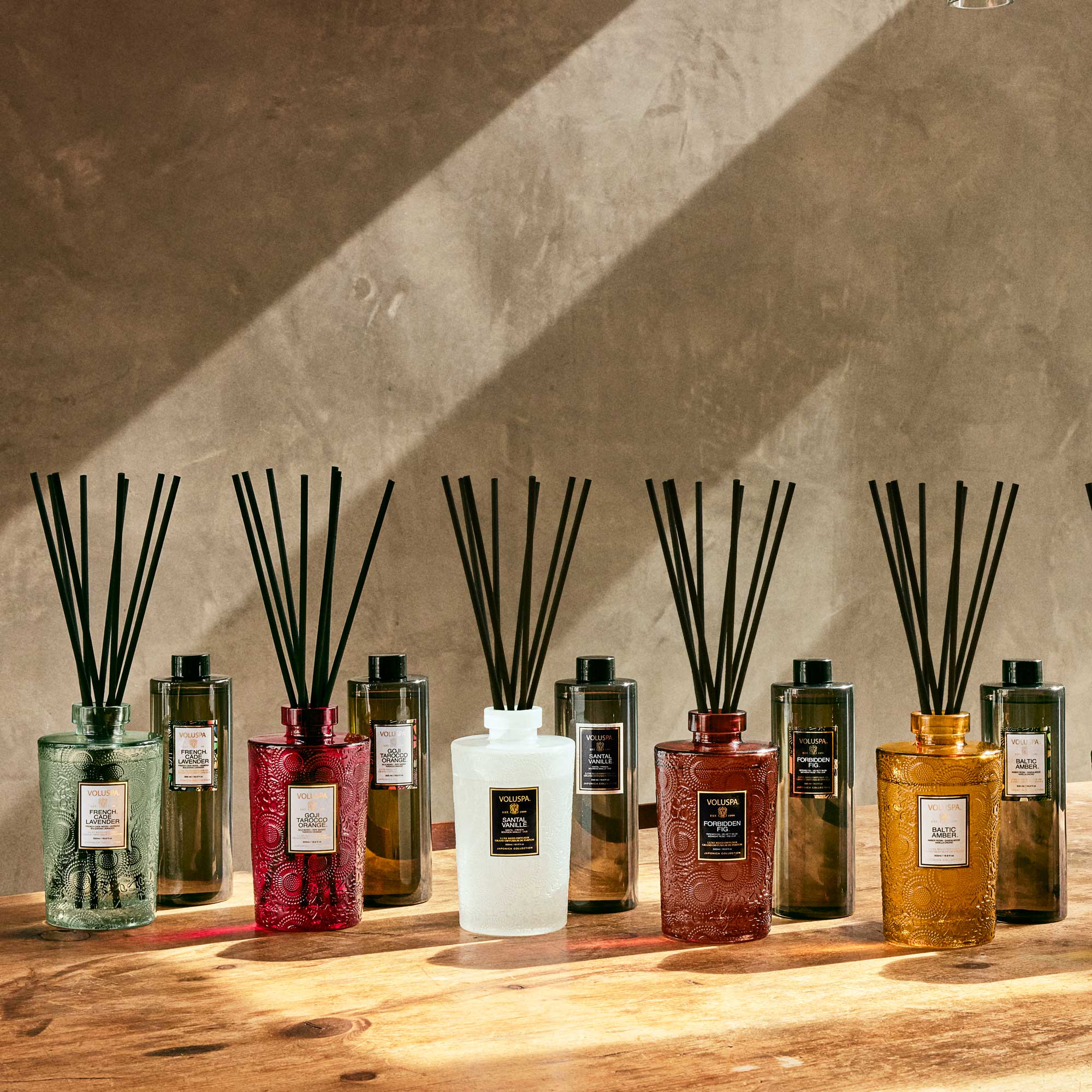 Alternative view of Santal Vanille - Luxe Reed Diffuser Refill