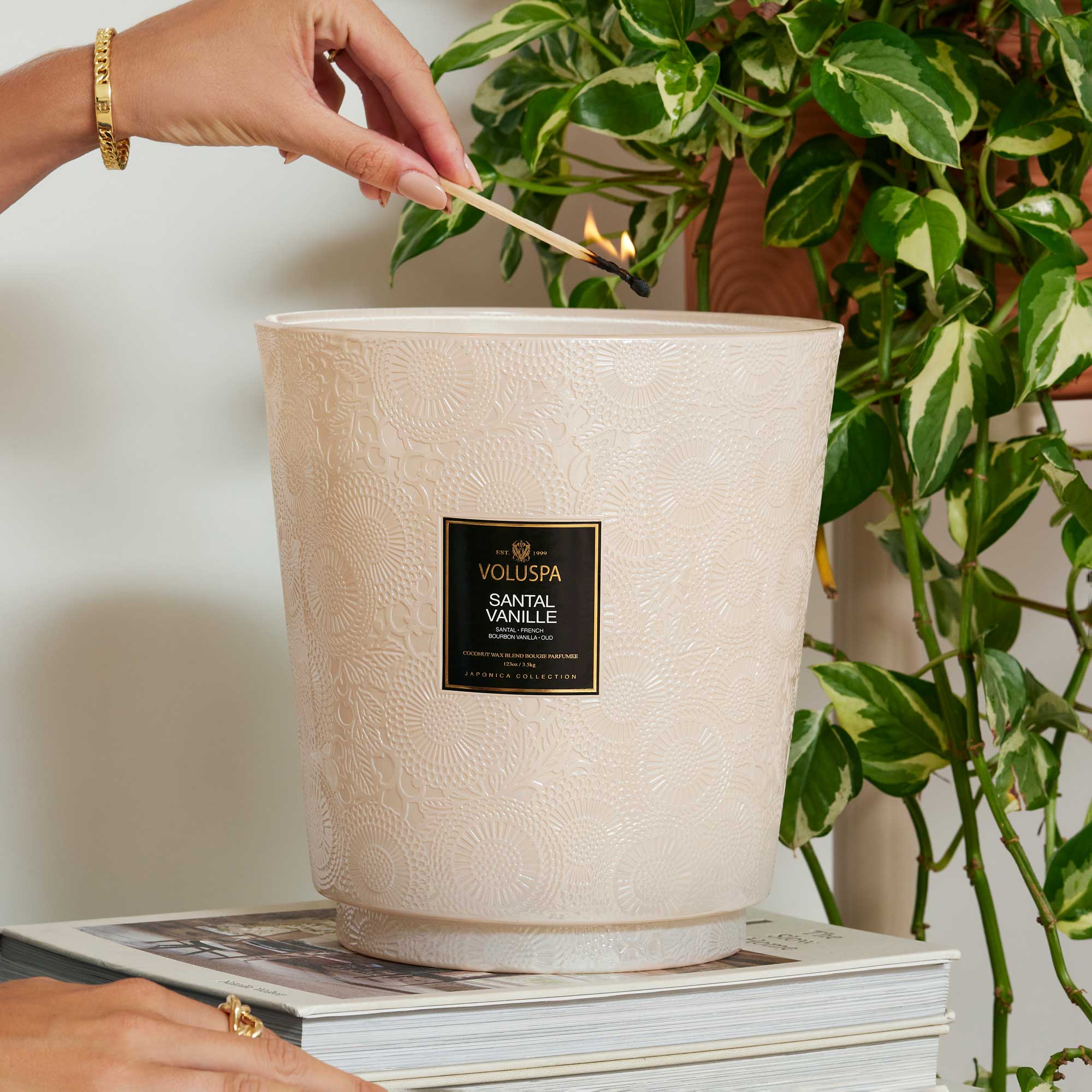 Alternative view of Santal Vanille - 5 Wick Hearth Candle