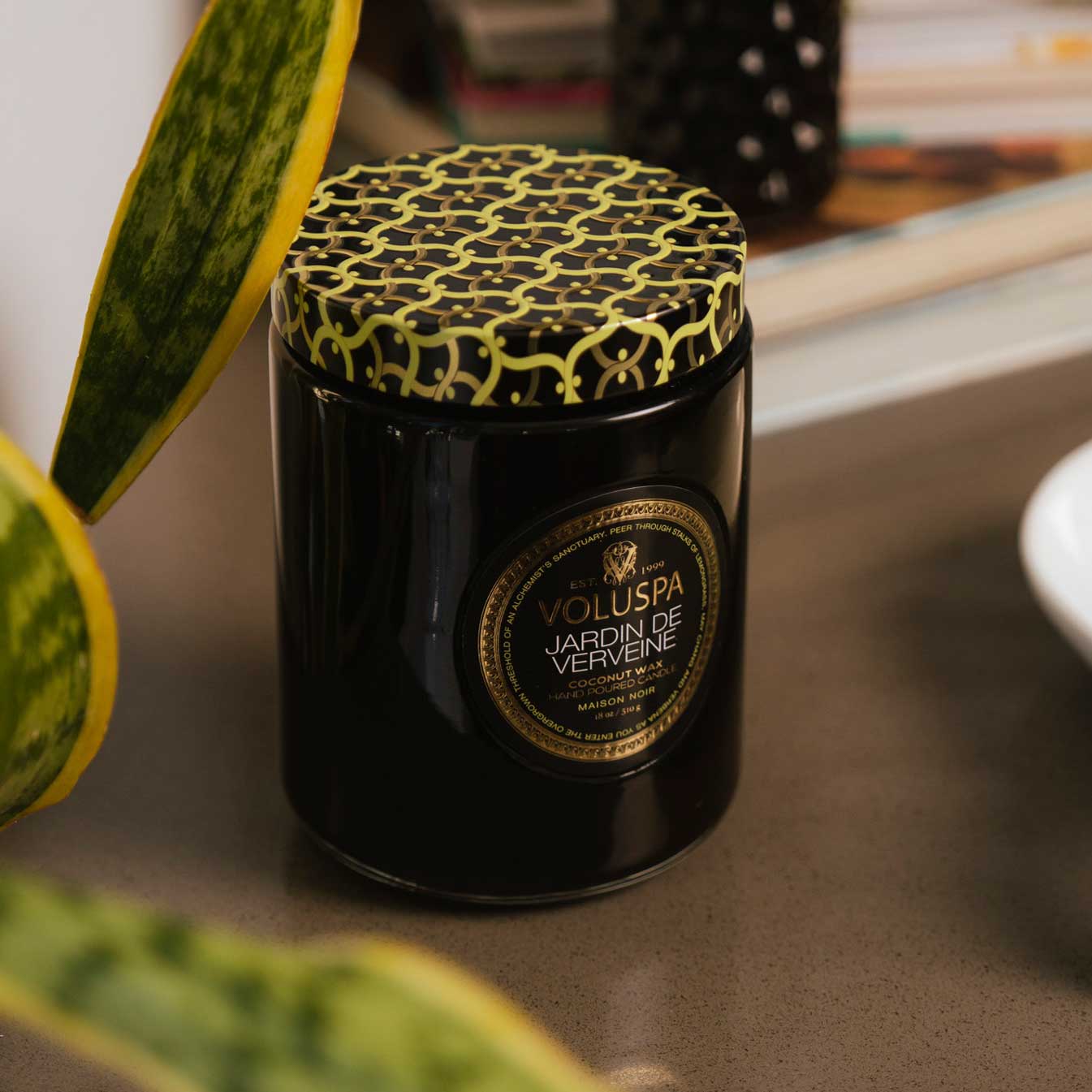 Alternative view of Jardin De Verveine - Large Jar Candle